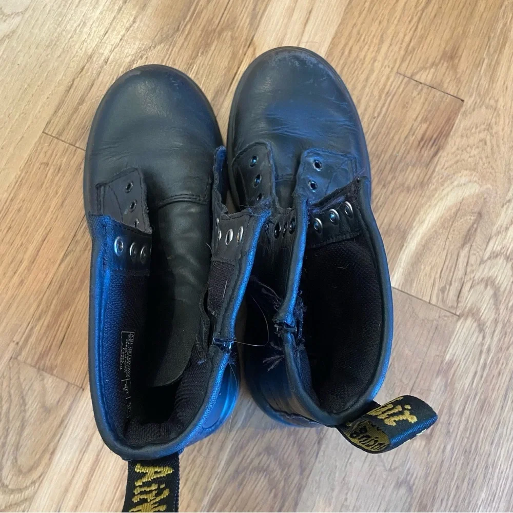 Dr. Martens Black Leather Lace-Up Boots size 3